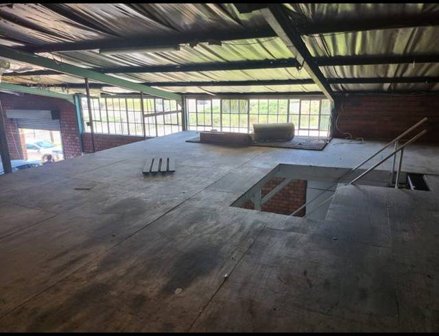 INDUSTRIAL PROPERTY TO RENT IN MERRIVALE